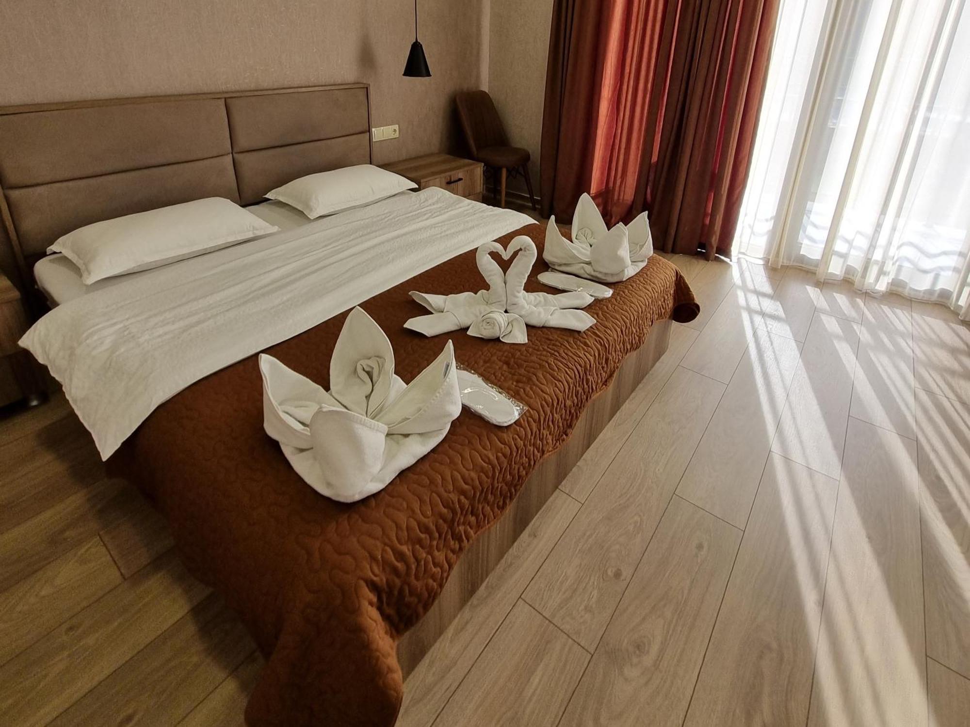 Hotel Sweet Night Kazbegi Exteriör bild