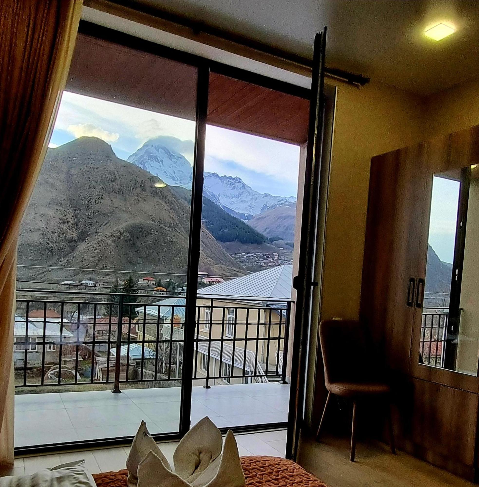 Hotel Sweet Night Kazbegi Exteriör bild