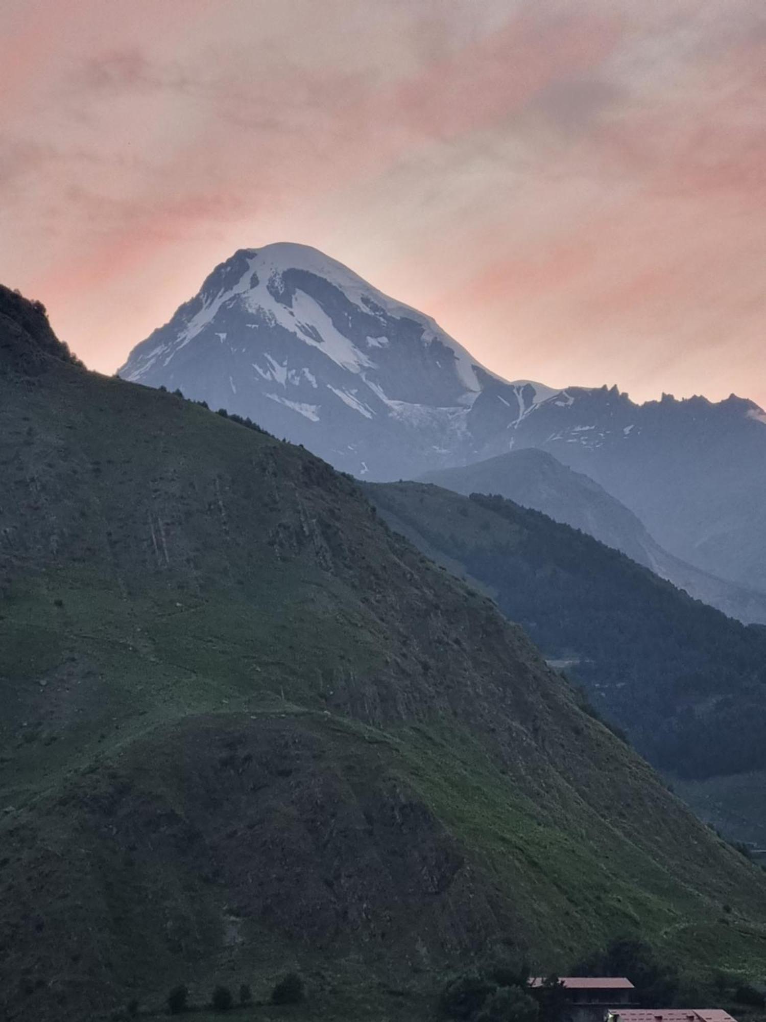 Hotel Sweet Night Kazbegi Rum bild